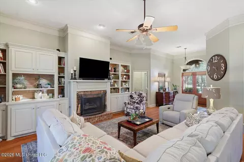 Living - 344 Red Eagle Cir, Ridgeland, MS 39157 photo 2 of 2