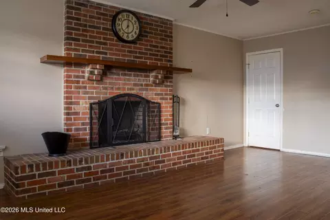 Living - 302 Ferguson Ave, Long Beach, MS 39560 photo 2 of 4