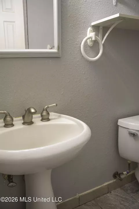 Bath - 302 Ferguson Ave, Long Beach, MS 39560 photo 3 of 3