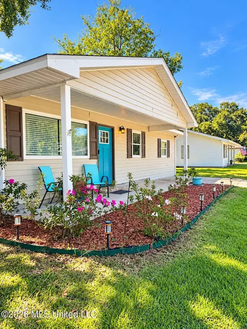 406 Woody Cir, Ocean Springs, MS 39564