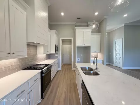 Kitchen - 314 Brookfield Cir, Brandon, MS 39042 photo 2 of 5