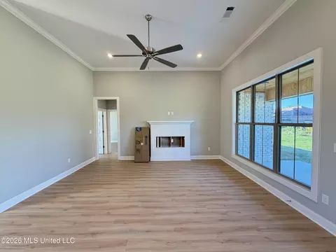 Living - 314 Brookfield Cir, Brandon, MS 39042 photo 2 of 4