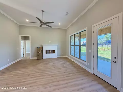 Living - 314 Brookfield Cir, Brandon, MS 39042 photo 3 of 4
