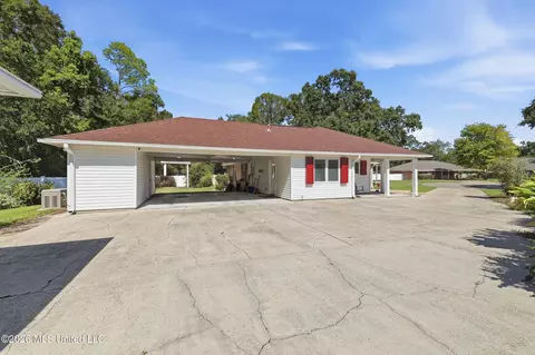 Exterior - 5 Deborah Ct, Long Beach, MS 39560 photo 4 of 9