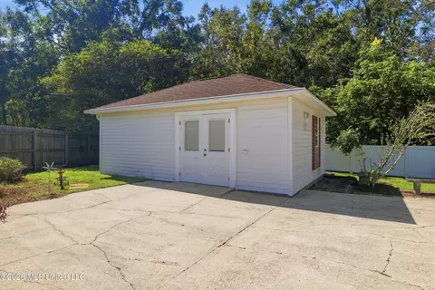 Exterior - 5 Deborah Ct, Long Beach, MS 39560 photo 3 of 9