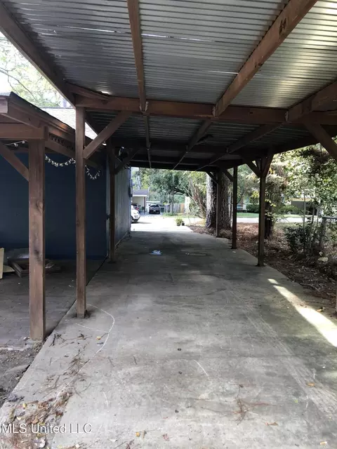 Exterior - 2750 Pinedale St, Jackson, MS 39204 photo 4 of 4