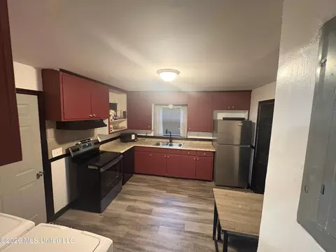 Kitchen - 2750 Pinedale St, Jackson, MS 39204 photo 2 of 2