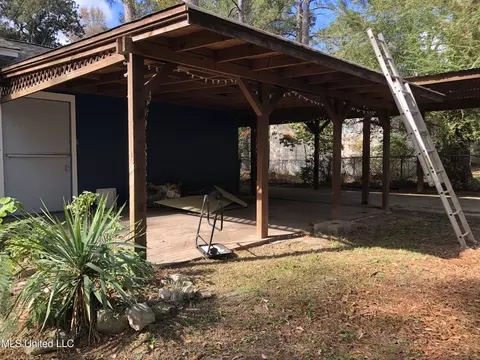 Exterior - 2750 Pinedale St, Jackson, MS 39204 photo 3 of 4