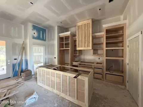 Kitchen - 1215 Old Court Xing, Flowood, MS 39232 photo 1 of 2