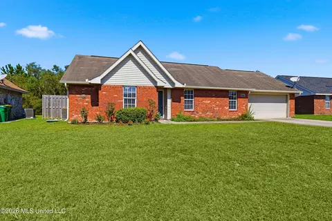 2317 Paula Cir, Ocean Springs, MS 39564