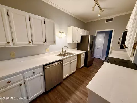 Kitchen - 1326 Roxbury Ct #A, Jackson, MS 39211 photo 1 of 6
