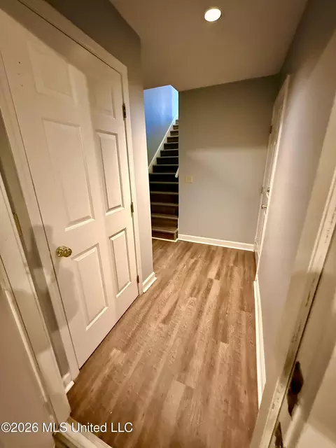 Entry Way - 1326 Roxbury Ct #A, Jackson, MS 39211 photo 1 of 1
