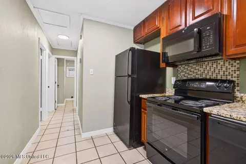Entry Way - 300 Gates Ave, Long Beach, MS 39560 photo 2 of 2