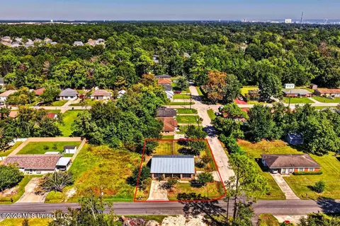 View/Area - 300 Gates Ave, Long Beach, MS 39560 photo 1 of 5