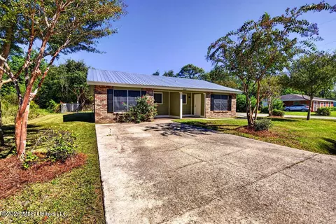 Exterior - 300 Gates Ave, Long Beach, MS 39560 photo 7 of 10