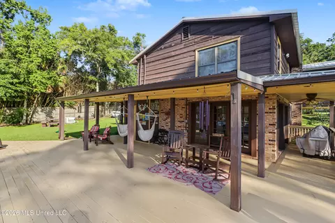 10528 Derry Ln, Ocean Springs, MS 39564