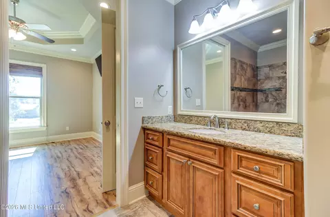 Bath - 236 Fairway Villas Cir #E-2, Diamondhead, MS 39525 photo 1 of 2