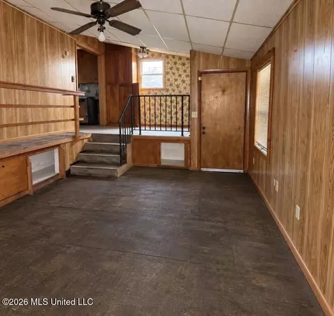 Living - 2161 W Mcdowell Rd, Jackson, MS 39204 photo 8 of 9