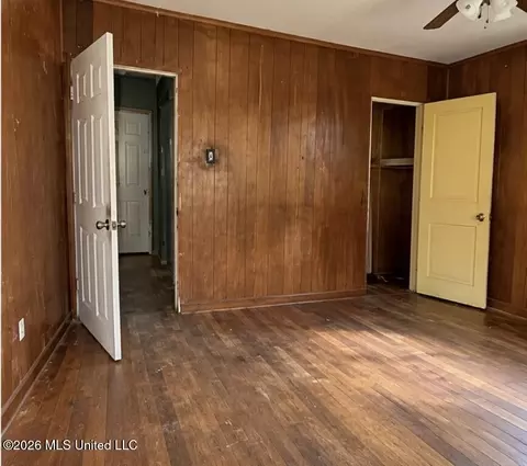 Bedroom - 2161 W Mcdowell Rd, Jackson, MS 39204 photo 2 of 3