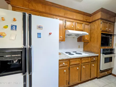 Kitchen - 150 Sumac Dr, Madison, MS 39110 photo 3 of 3