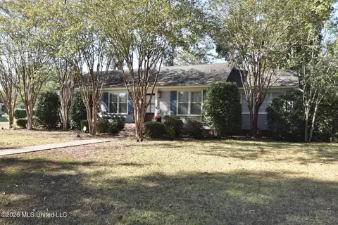 501 E Adams Ave, Greenwood, MS 38930