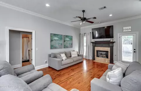 Living - 229 Brigade Ave, Canton, MS 39046 photo 1 of 1