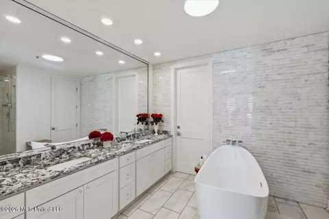 Bath - 145 Republic St #421, Madison, MS 39110 photo 3 of 4