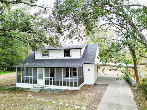 1103 Kell Ave, Pascagoula, MS 39567