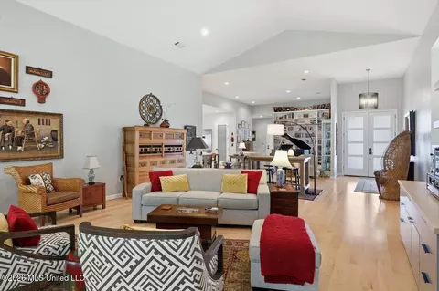 Living - 109 Biltmore Cv, Flowood, MS 39232 photo 1 of 6