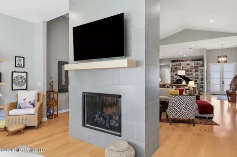 Living - 109 Biltmore Cv, Flowood, MS 39232 photo 4 of 6