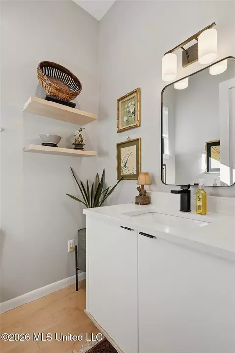 Bath - 109 Biltmore Cv, Flowood, MS 39232 photo 1 of 5