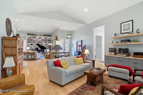 Living - 109 Biltmore Cv, Flowood, MS 39232 photo 6 of 6