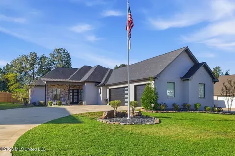 Exterior - 109 Biltmore Cv, Flowood, MS 39232 photo 9 of 11