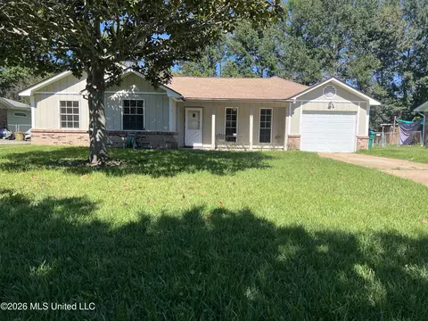 4115 Yosemite Dr, Ocean Springs, MS 39564