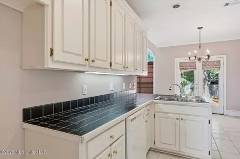 Kitchen - 804 Annandale Rd, Madison, MS 39110 photo 5 of 5