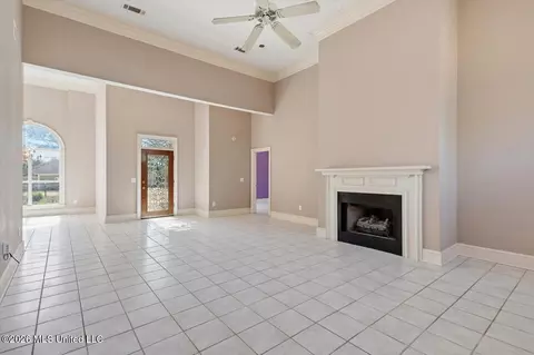 Living - 804 Annandale Rd, Madison, MS 39110 photo 2 of 4