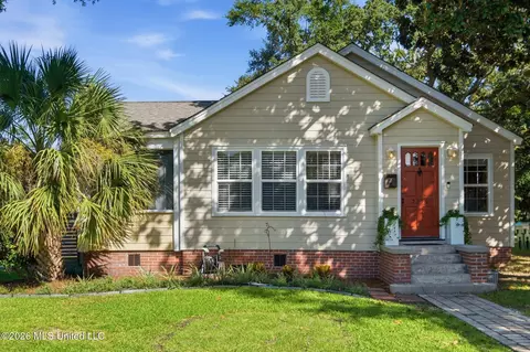 2216 Broadmoor Pl, Gulfport, MS 39501