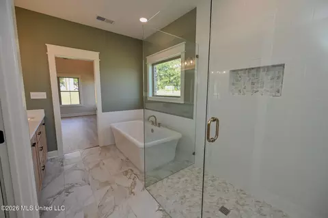 Bath - 2306 Lochside St, Hernando, MS 38632 photo 6 of 9