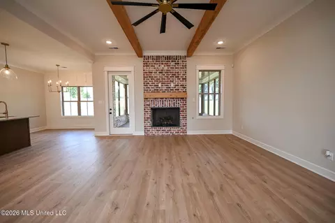 Living - 2306 Lochside St, Hernando, MS 38632 photo 2 of 5