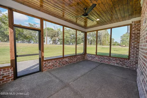 Exterior - 2306 Lochside St, Hernando, MS 38632 photo 4 of 13