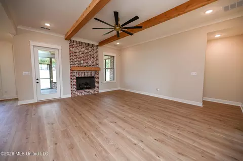 Living - 2306 Lochside St, Hernando, MS 38632 photo 4 of 5