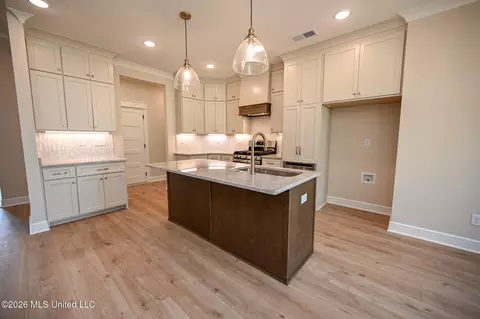 Kitchen - 2306 Lochside St, Hernando, MS 38632 photo 1 of 5