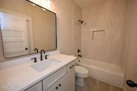 Bath - 2306 Lochside St, Hernando, MS 38632 photo 7 of 9