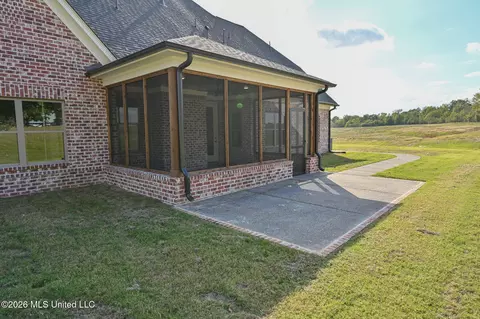 Exterior - 2306 Lochside St, Hernando, MS 38632 photo 6 of 13