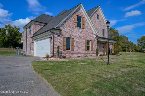 Exterior - 2306 Lochside St, Hernando, MS 38632 photo 11 of 13