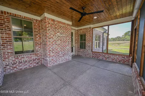 Exterior - 2306 Lochside St, Hernando, MS 38632 photo 5 of 13