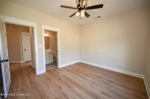 Bedroom - 2306 Lochside St, Hernando, MS 38632 photo 4 of 8