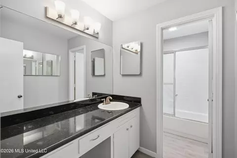 Bath - 5359 Reddoch Dr, Jackson, MS 39211 photo 1 of 3