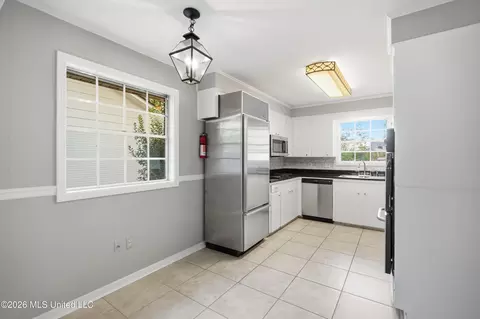 Kitchen - 5359 Reddoch Dr, Jackson, MS 39211 photo 1 of 5