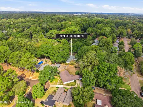 View/Area - 5359 Reddoch Dr, Jackson, MS 39211 photo 3 of 4